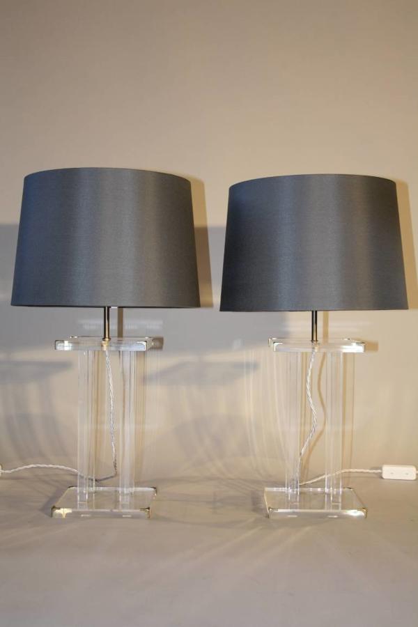 A pair of lucite table lamps, French c1970