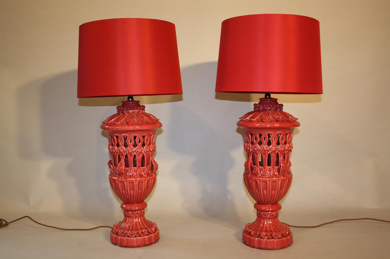 A pair of cerise pink Casa Pupo table lamps
